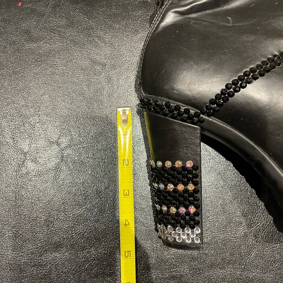 Custom Decorated Black Platform Boots 9 - Picture 11 of 13
